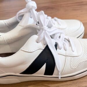Mia white Sneakers with Black Accent